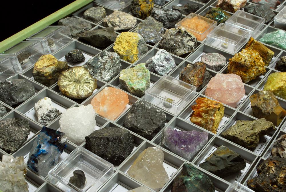 Teaching collection system. mineralogy: 300 rocks (60x60 mm)