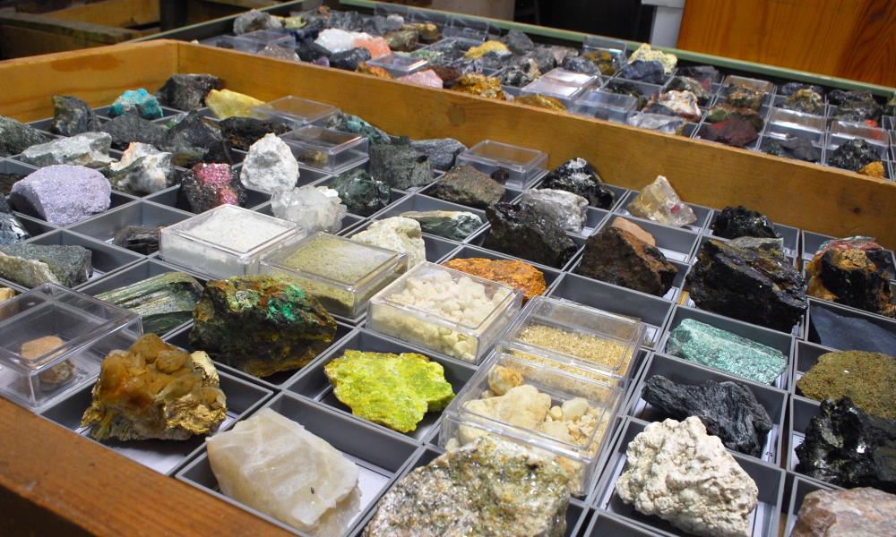 Teaching collection system. mineralogy: 300 minerals (45x60 mm)