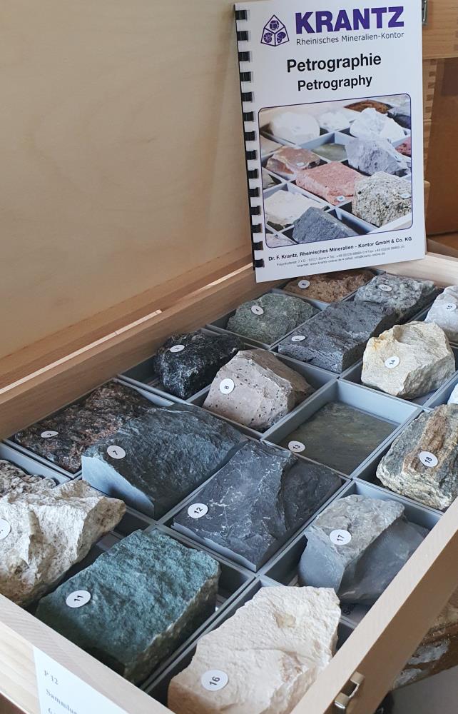 Basic collection: 20 rocks (60x90 mm)