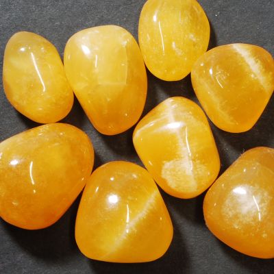 Orangencalcit spezial (ca. 2 cm)