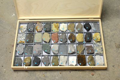Systematische Sammlung: 40 Gesteine (60x90 mm)