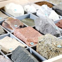 Systematische Sammlung:100 Gesteine (90x120 mm) ohne Holzkas