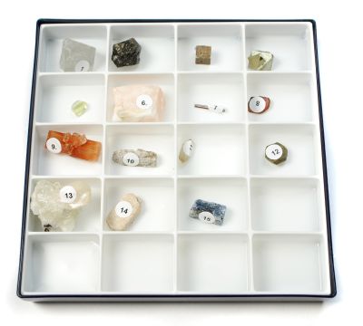 Sammlung: 15 natürliche Kristalle