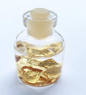 Gold leaf in glass bottle (S)